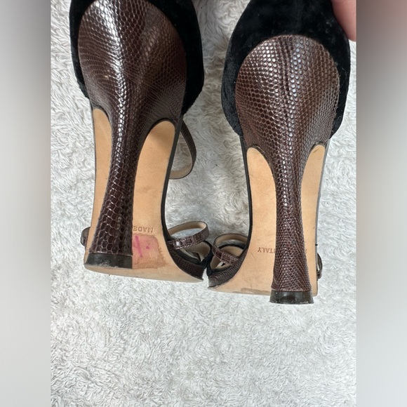 Michael Kors Women’s 7.5 Black Seude Brown Snake Skin T Strap Heel Made in Italy - Picture 6 of 7
